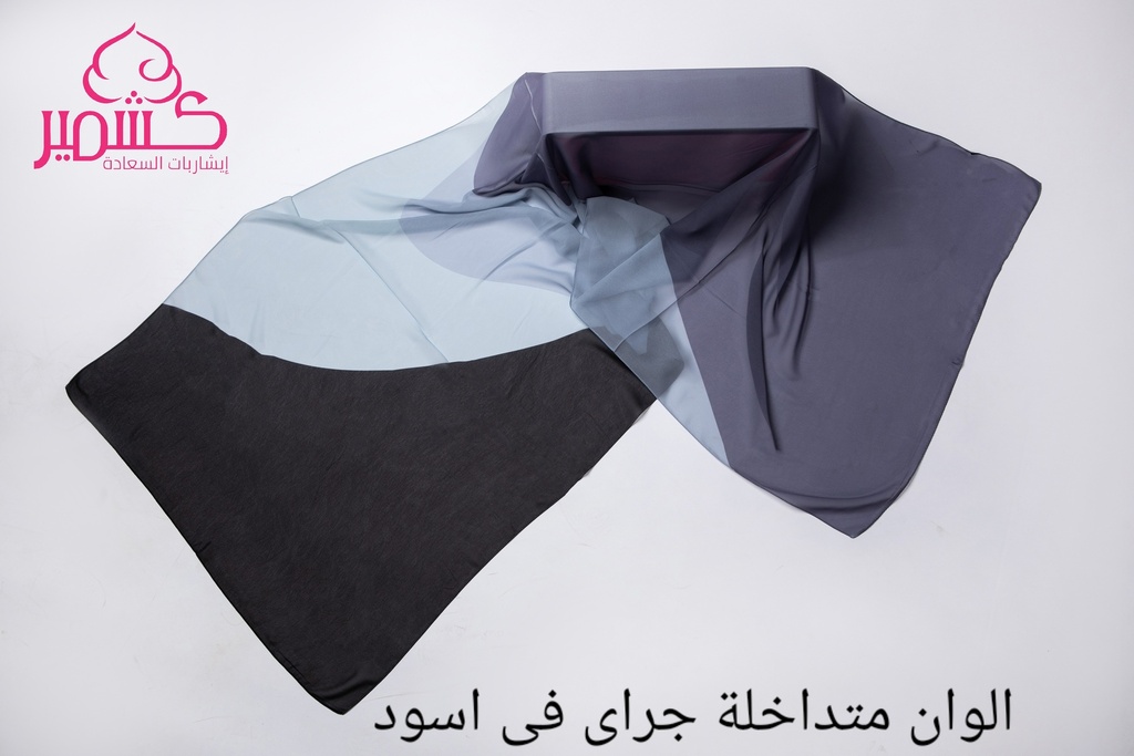 Scarf with interlaced colors, gray in black 