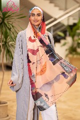 Scarf with beige and black colors