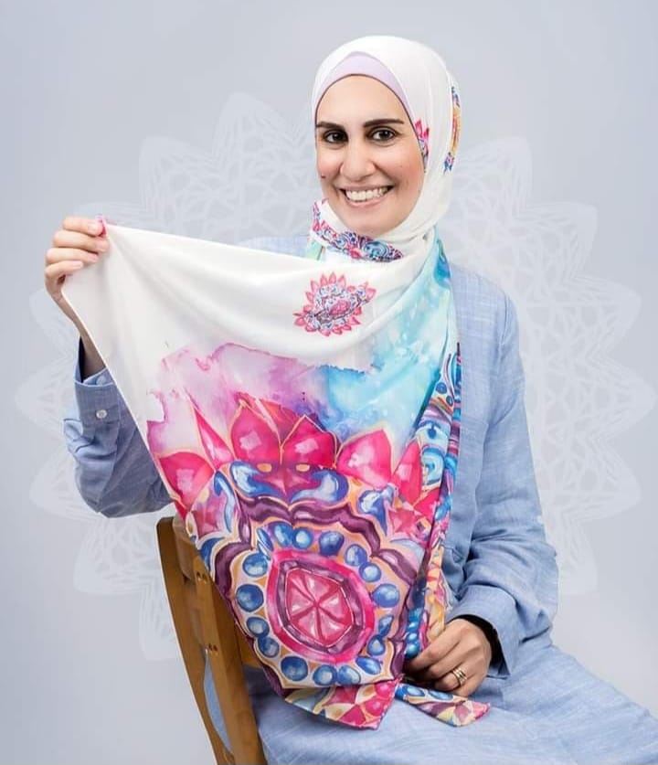  Scarf with fuchsia and blue colors on a white background